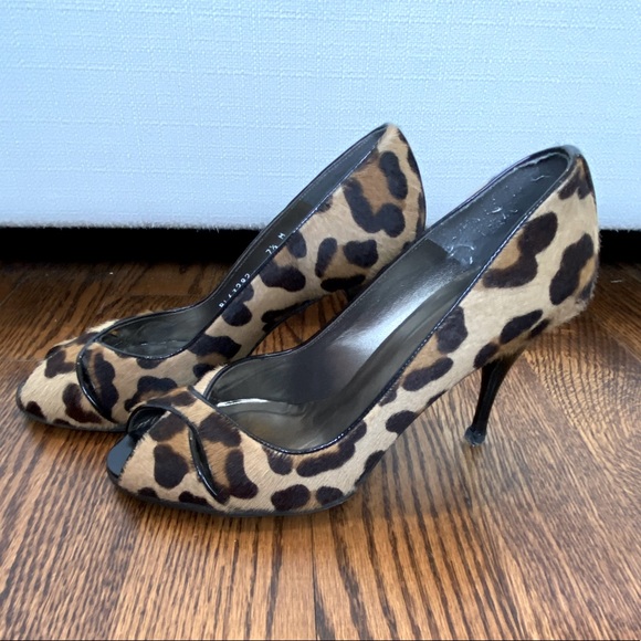 Stuart Weitzman Leopard Cowhide Peep-Toe Shoes - Picture 3 of 8